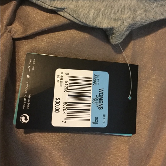 NIKE dryfit cotton tee - Picture 4 of 4